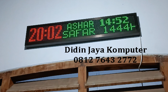 <p>Jadwal sholat digital otomatis warna merah dan hijau dengan ukuran 20x100cm ini untuk Mushola&nbsp;Al-Mukmin&nbsp;Jl. Sumber 357 Sukorejo Kecamatan Gurah Kabupaten&nbsp;Kediri. Proses pengerjaan jadwal sholat ini kami lakukan dalam satu hari saja. Pengiriman dan pemasangan juga kami lakukan pada hari yang sama pada sore hingga malam hari.</p>